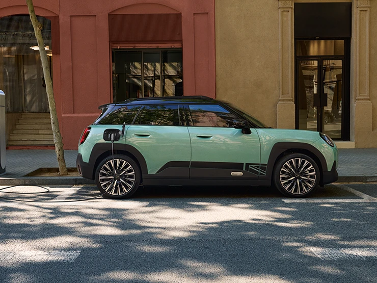 All-Electric MINI Aceman - Video