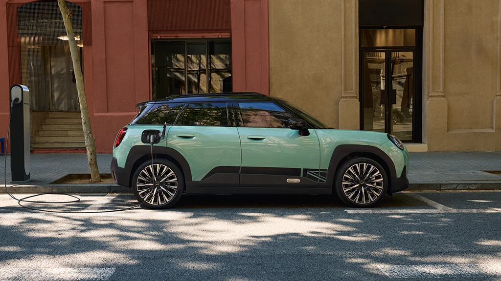 All-Electric MINI Aceman - Video