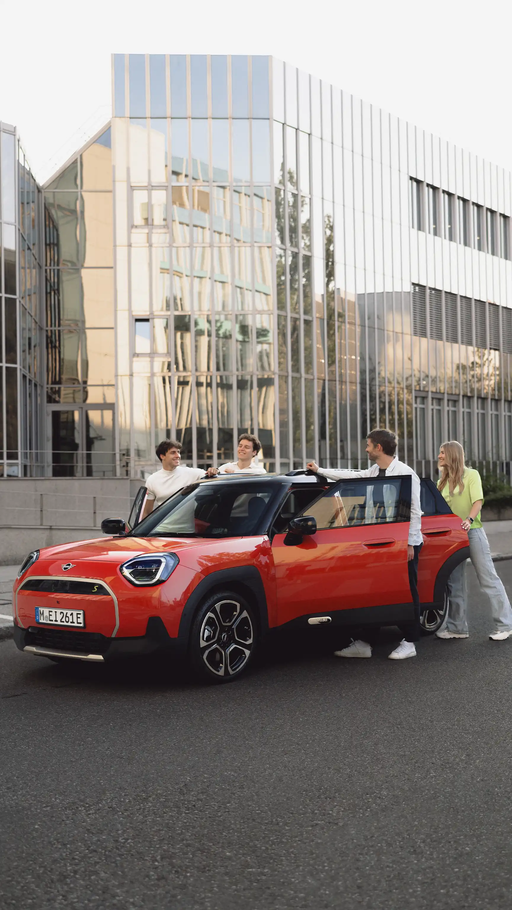 All-Electric MINI Aceman - Friends
