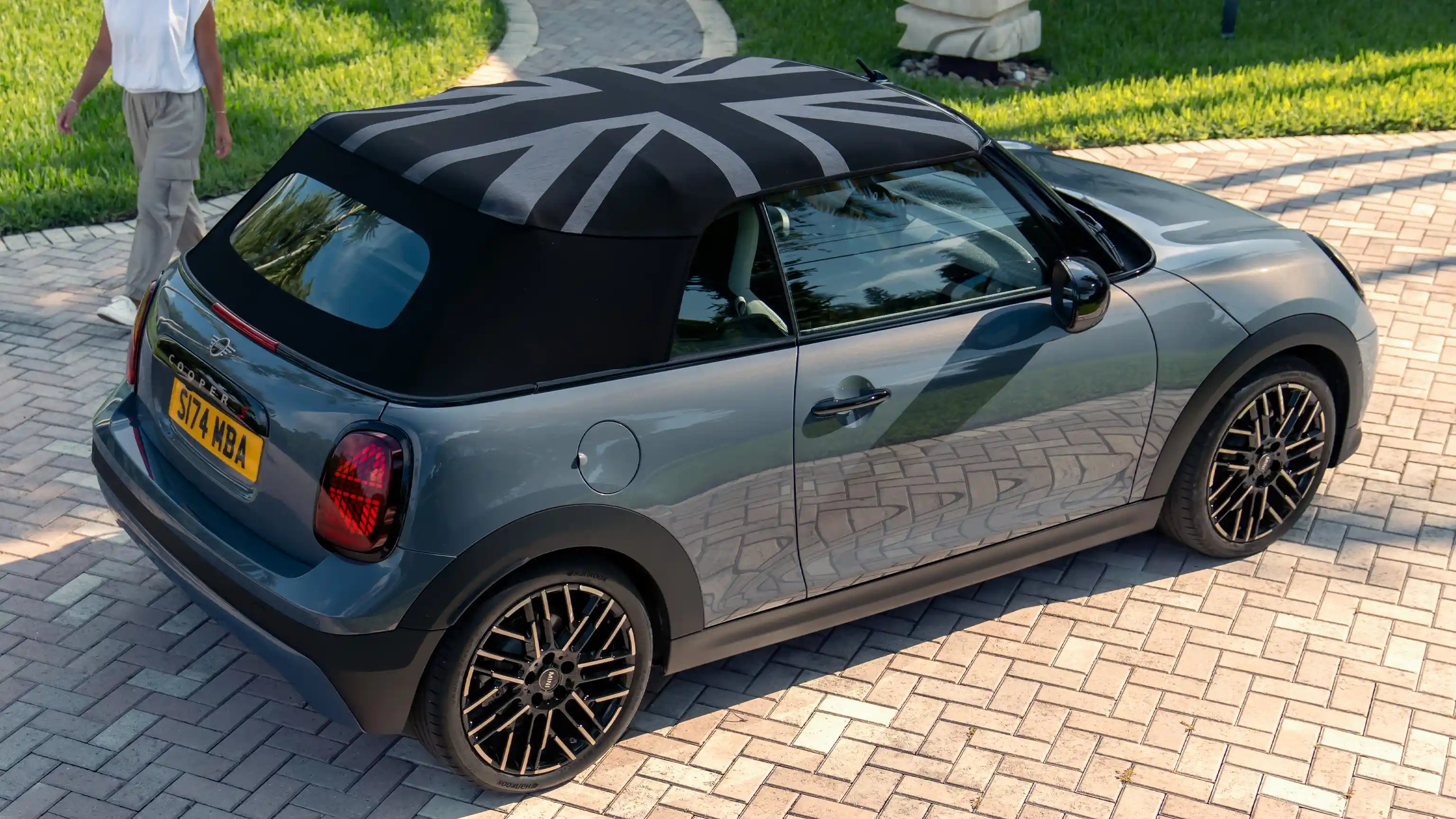 MINI Cooper Convertible - Top View