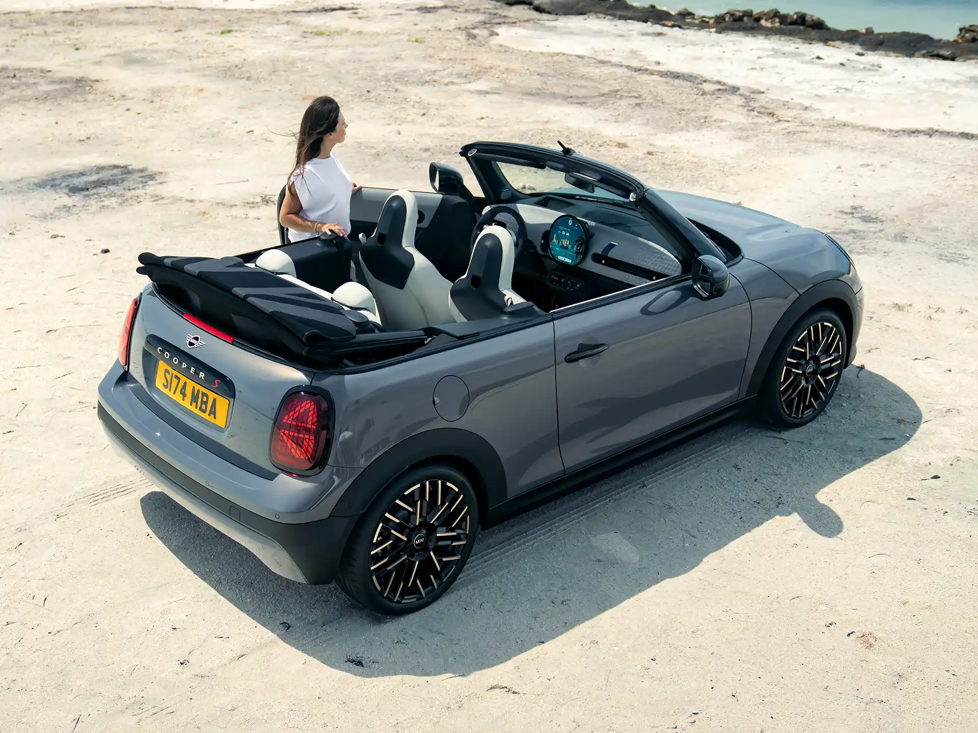 MINI Cooper Convertible - Open Life