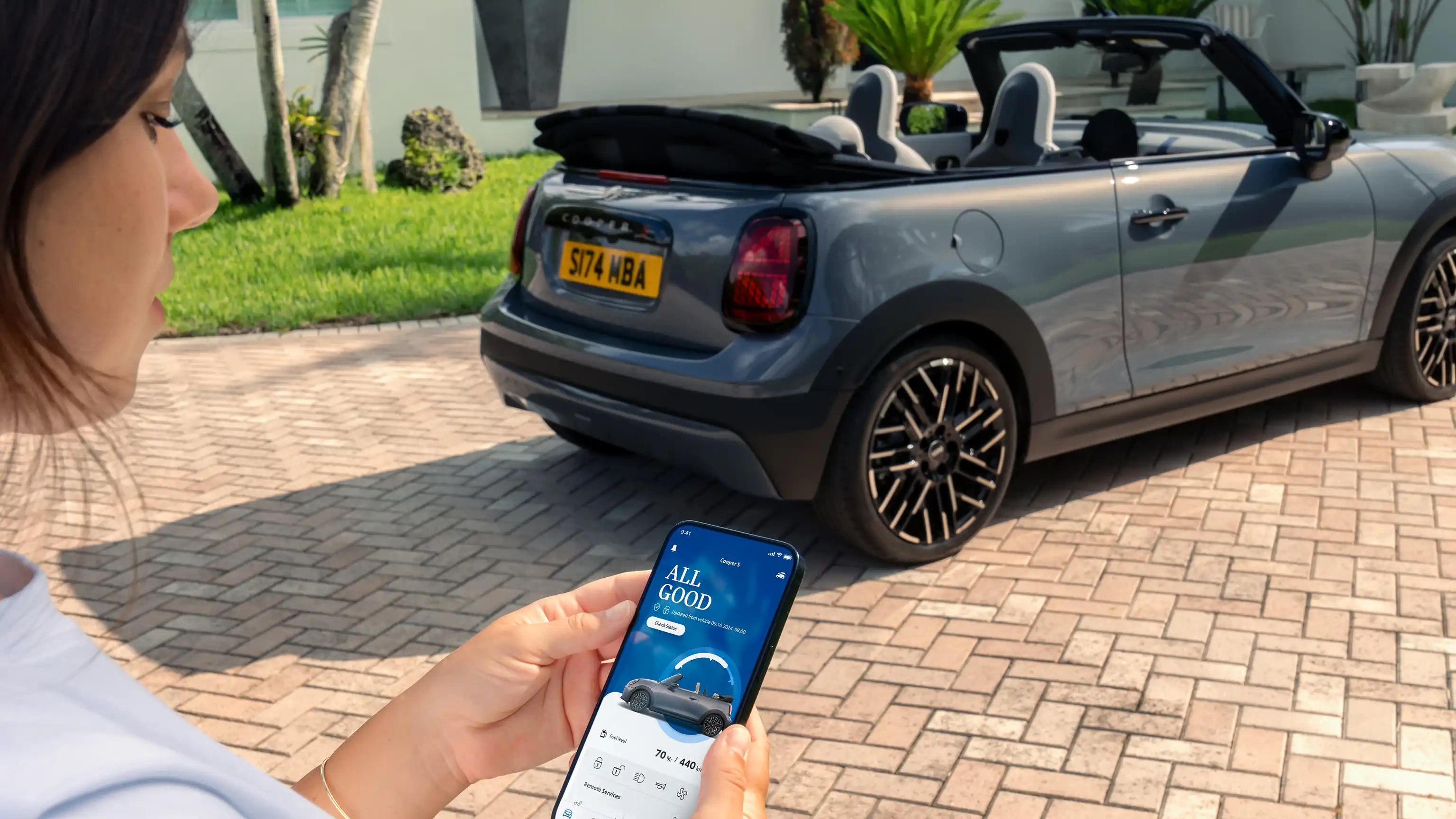 MINI Cooper Convertible - MINI APP