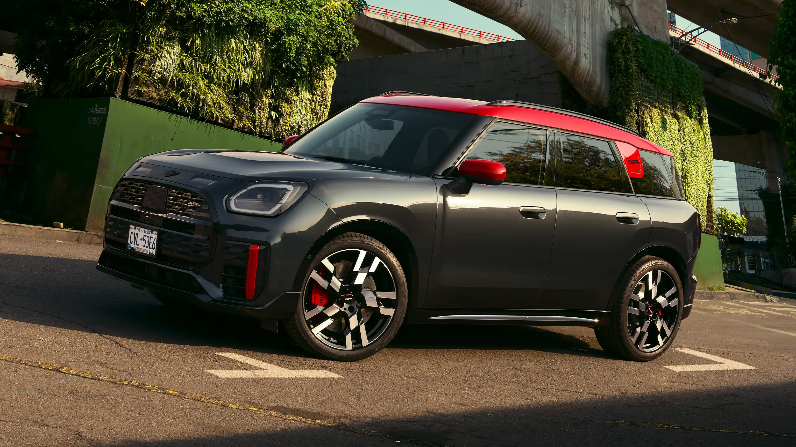 All-Electric MINI Countryman - Teaser All-Electric MINI Countryman JCW