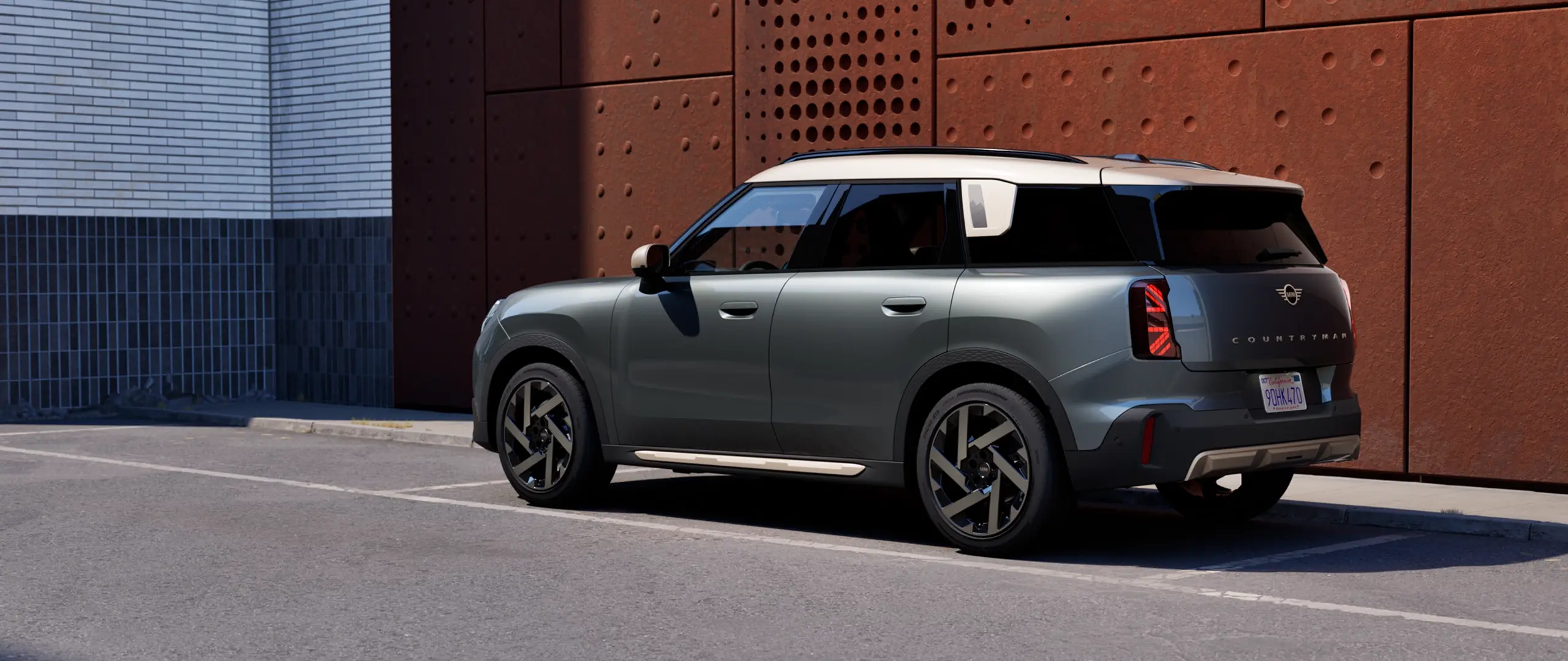 MINI Countryman - stage - side view