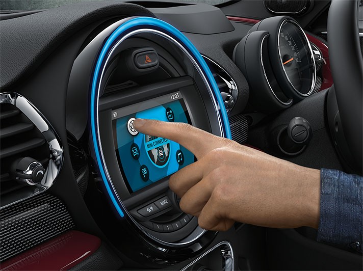 MINI CONNECTED.