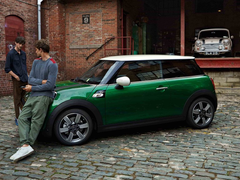 MINI 60 Years Edition – green and while – side view