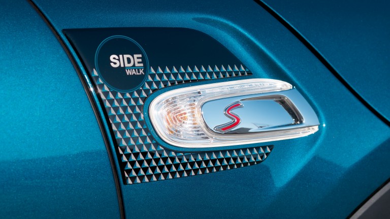 MINI Convertible Sidewalk Edition – side scuttles – Cooper S badge