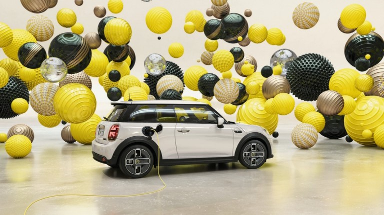 All-electric MINI Resolute Edition – charging – Rebel Green