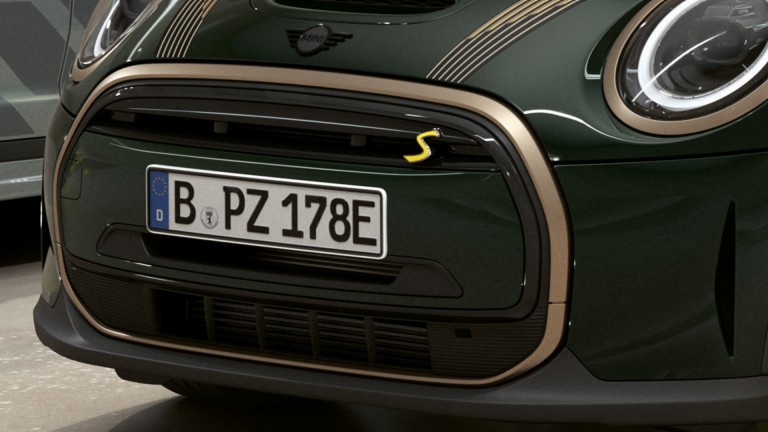 MINI Resolute Edition – bumper and grille – design accents